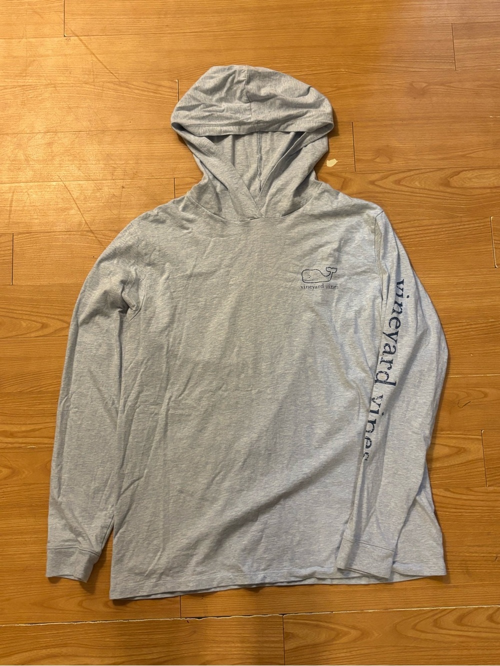 Vineyard Vines Men’s Heather Light Gray Hooded Long Sleeve Tee